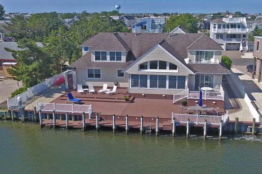 21 Buckingham Ave Lagoonfront in Harvey Cedars