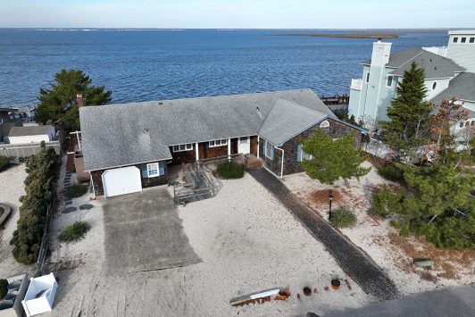 42 Lighthouse Way Bayfront in Loveladies